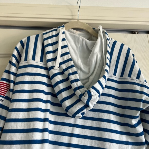 Vineyard Vines Limited Edition America’s Cup Bermuda Pullover - Picture 4 of 5